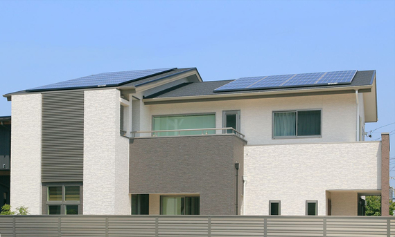 太陽光発電とハイブリット給湯機による床暖房を取り入れたエコ住宅です。