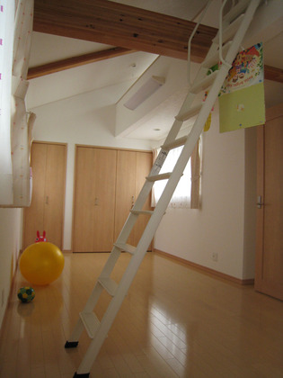 子供部屋のロフトは秘密基地でもあります