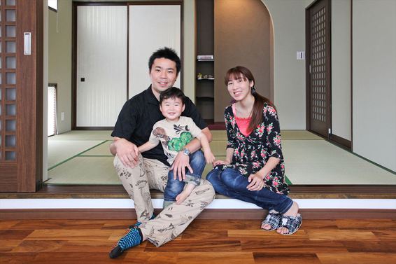 光と風、家族が回遊する家
